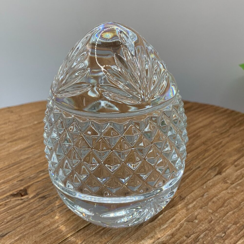 AVON Vintage Cut Crystal Made in France Egg Paperweight